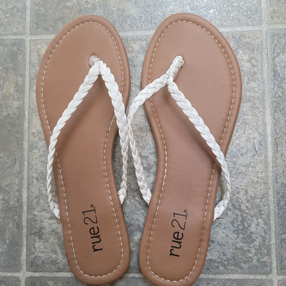 Rue 21 size 7 womens flip flops